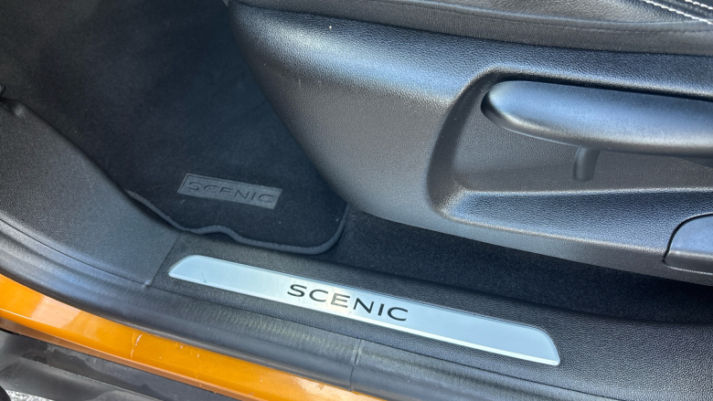 Renault Scenic 1.2 TCE Dynamique Nav 5dr Petrol Estate